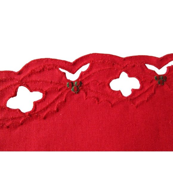 Vintage Embroidered Cutwork Holly Red Christmas Placemats A Set of Four EUC - Picture 3 of 11